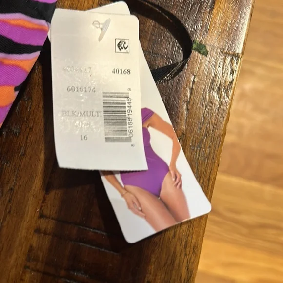 MagicSuit - Picture 3 of 4